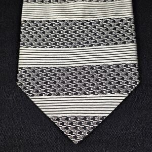 EXECUTIVE COLLECTION Men's Tie Black White Geometric Striped 100% Silk